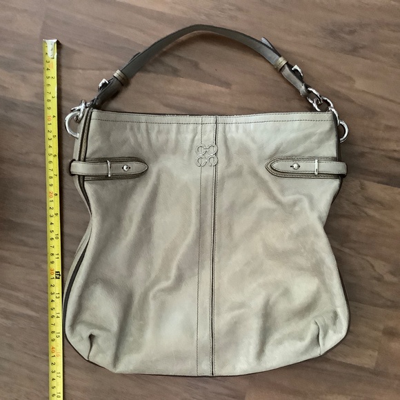 Coach shoulder bag in rich beige leather - Picture 4 of 9